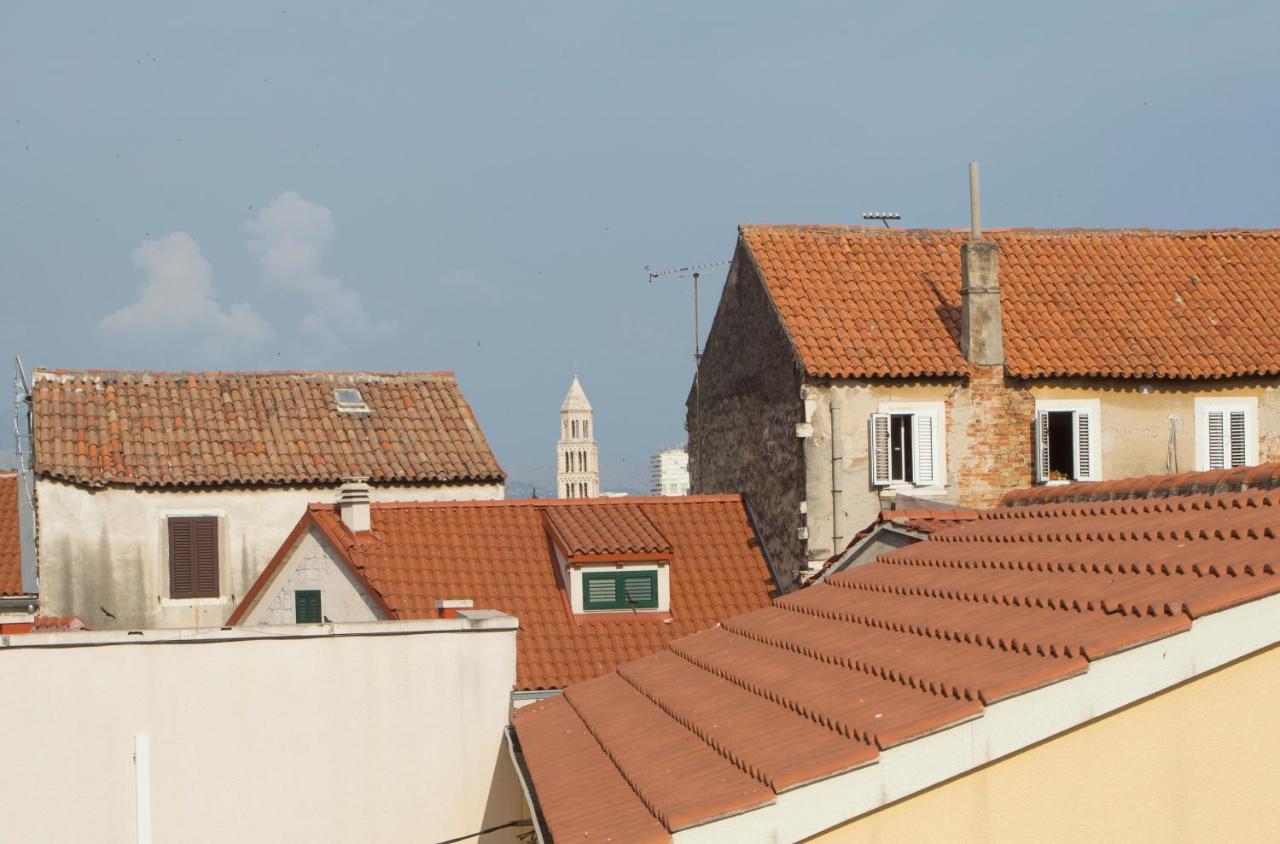 Central Old Town Rooms 1 Split Exterior photo